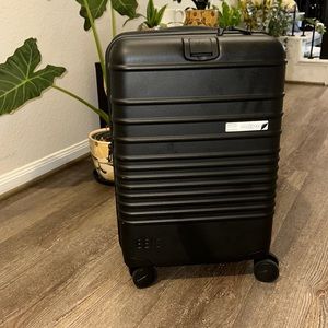 BÉIS Carry On